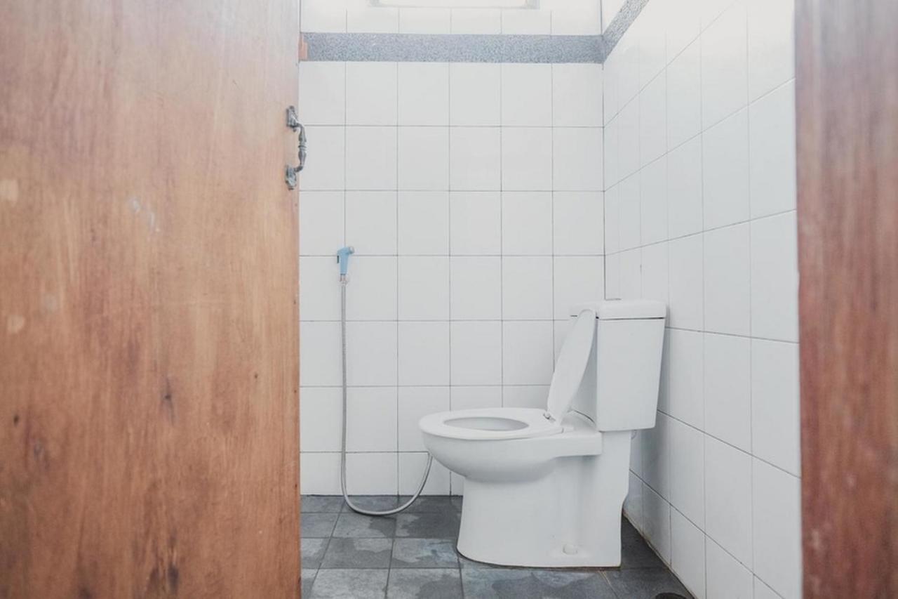 Reddoorz Near Pantai Florida Anyer Hotel Serang Ngoại thất bức ảnh